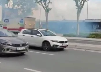 Tramvayda korkutan yangın