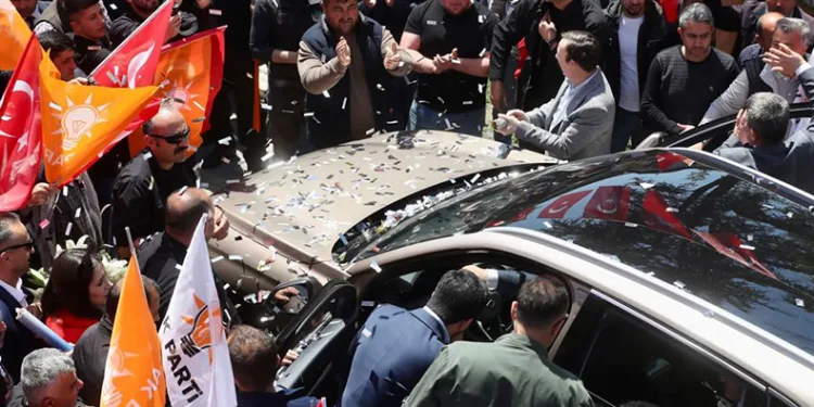 Bakan Varank, Orhaneli’nde vatandaşlara hitap etti