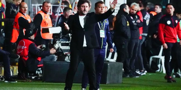 Fatih Tekke: “Rakiplerimizden bir adım öne geçtik”
