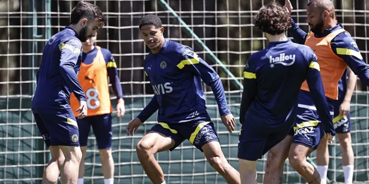 Fenerbahçe’nin, Sivasspor maçı kamp kadrosu belli oldu