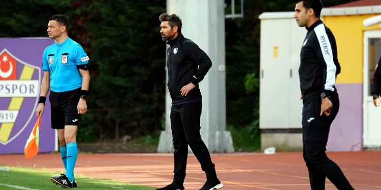 Erzurumspor FK Teknik Direktörü Hakan Kutlu: “Bu ligde devam edeceğimize inanıyorum”