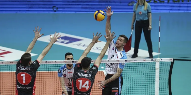 AXA Sigorta Efeler Ligi: Halkbank: 3 – Ziraat Bankkart: 1