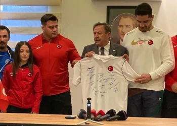 Şampiyon güreşçilerin sıradaki hedefi 2024 Paris Olimpiyatları