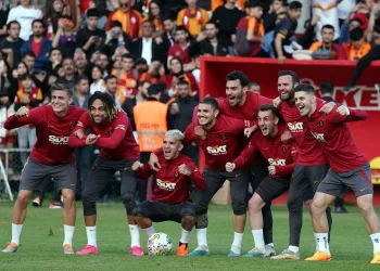 Galatasaray, taraftarlara açık antrenman yaptı