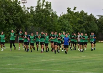 Denizlispor’da kan kaybı sürüyor