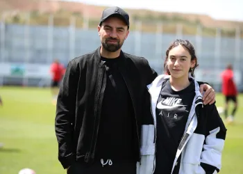DG Sivassporlu eski futbolcu Kadir Bekmezci’den kulübe vefa ziyareti