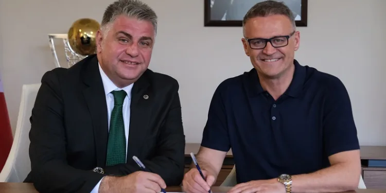 Giresunspor, İrfan Buz ile resmi sözleşme imzaladı