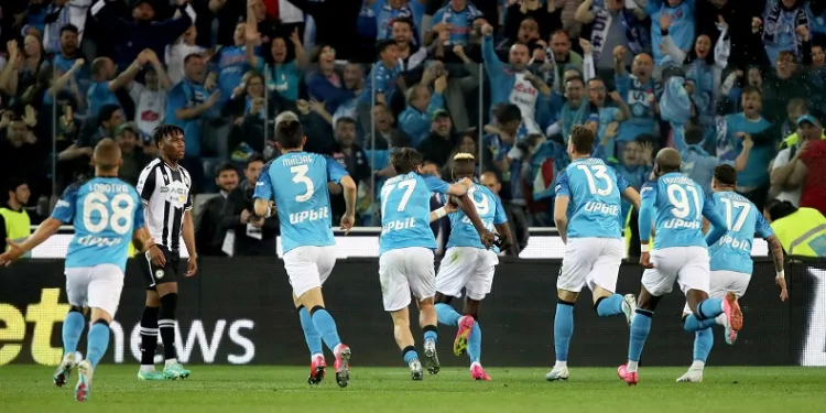 Napoli 33 yıl sonra şampiyonluğunu ilan etti