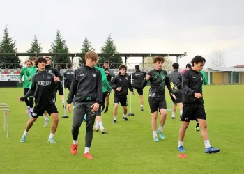 Transfer yasaklı Denizlispor’da genç yetenekler yuvadan uçuyor