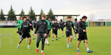 Transfer yasaklı Denizlispor’da genç yetenekler yuvadan uçuyor