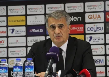 Beşiktaş Teknik Direktörü Şenol Güneş: “Oyuncularımla gurur duyuyorum”