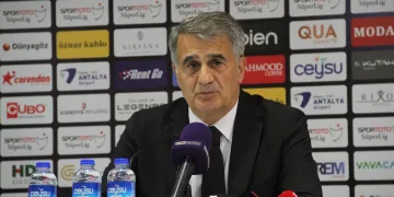 Beşiktaş Teknik Direktörü Şenol Güneş: “Oyuncularımla gurur duyuyorum”