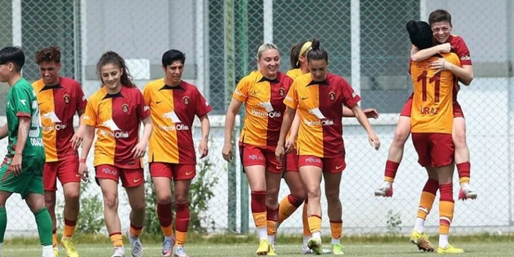 Galatasaray Kadın Futbol Takımı yarı finalde