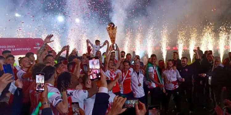 Samsunspor şampiyonluk kupasına kavuştu