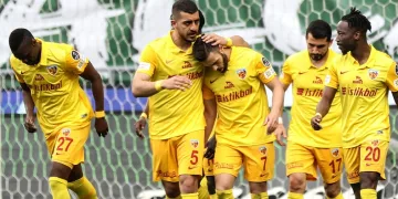 Kayserispor 1 puanla döndü
