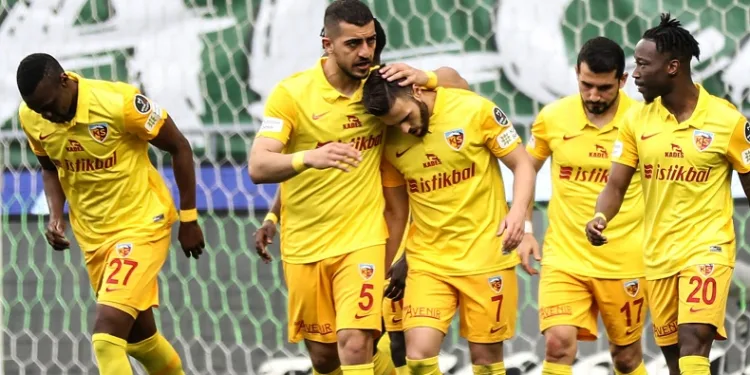 Kayserispor 1 puanla döndü