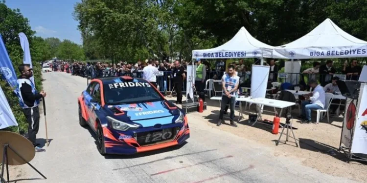 Yarış tutkunları Biga’da bir araya geldi