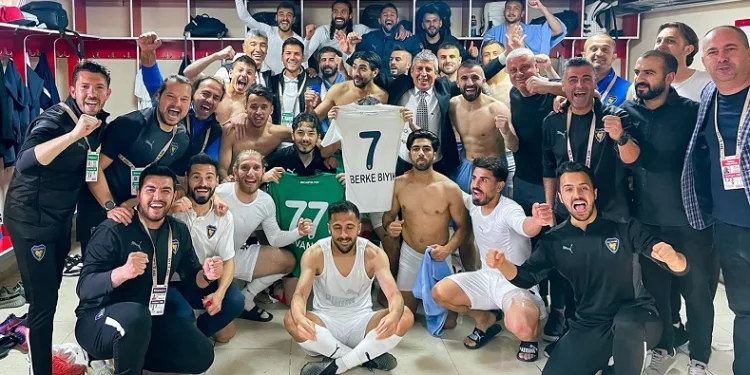 Bucaspor 1928, zirve takibini sürdürüyor
