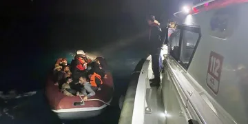 Dalaman açıklarında 19 düzensiz göçmen yakalandı