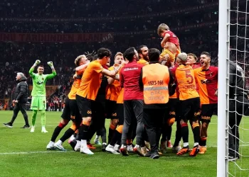 Galatasaray, Fenerbahçe ve Beşiktaş ile puan farkını 5’e çıkardı