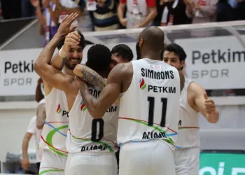 Aliağa Petkimspor’a 1 galibiyet yetiyor