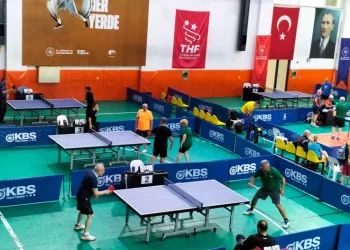 Veteran Masa Tenisi sporcuları hünerlerini sergiledi