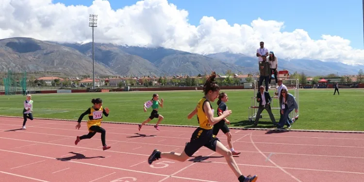 Erzincan atletizm yarışları yapıldı