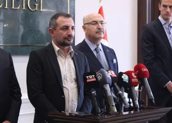 Altay Başkanı Ayhan Dündar: “Gemi limana yanaştı”