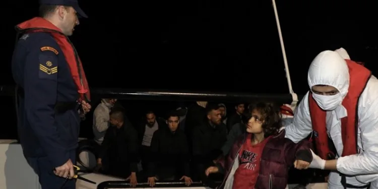 Ayvacık açıklarında 27 kaçak göçmen yakalandı