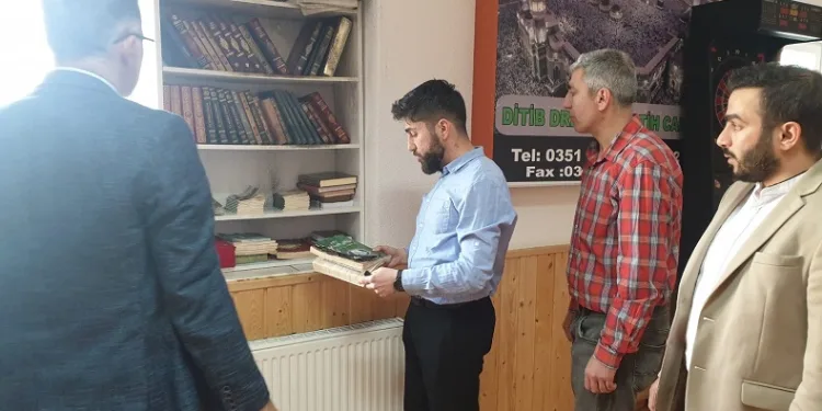 Almanya’da camiye çirkin saldırı