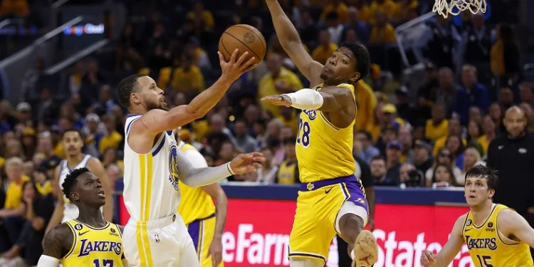 NBA’de Golden State Warriors seriye devam dedi