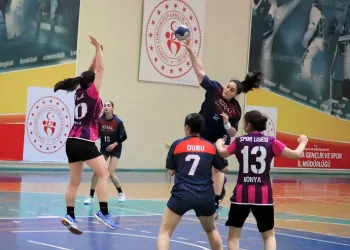 Manisa’da yapılan ‘Okul Sporları Hentbol Gençler Yarı Final Müsabakaları’ tamamlandı