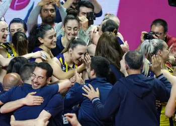 Fenerbahçe Kadın Voleybol Takımı şampiyon oldu
