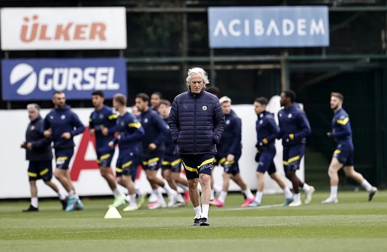 Fenerbahçe’de Trabzonspor maçı hazırlıkları başladı
