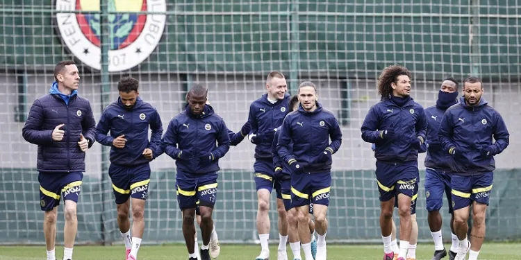Fenerbahçe, Trabzonspor maçı hazırlıklarını sürdürdü