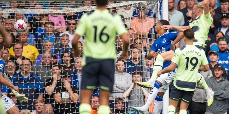 Manchester City deplasmanda farklı kazandı