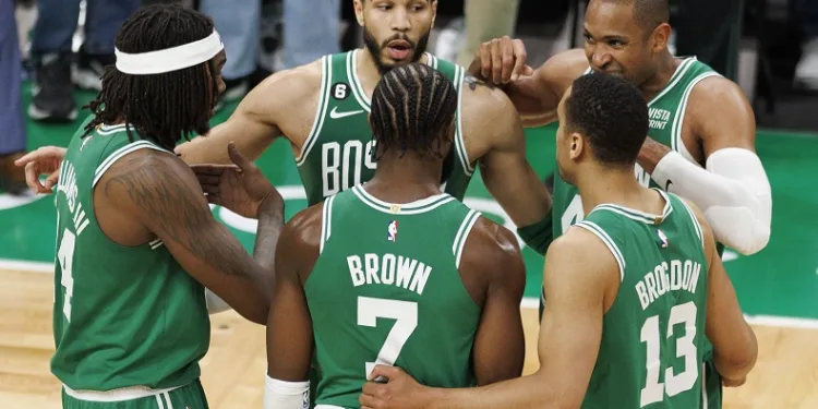 NBA’de Boston Celtics, konferans finaline yükseldi