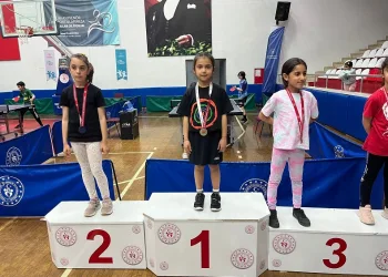 Nazillili minikler şampiyon oldu