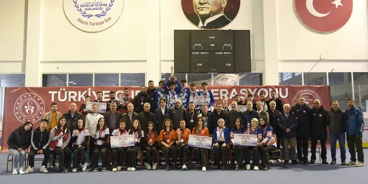 Curling’te 4 takım süper lige çıktı