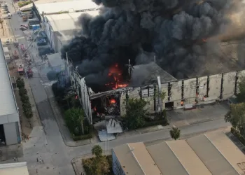Antalya’da tekne üretim tersanesinde yangın