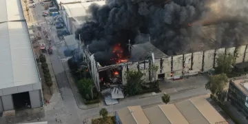 Antalya’da tekne üretim tersanesinde yangın