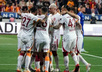 Galatasaray, puan farkını maç fazlasıyla 8’e çıkardı