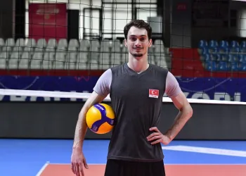 Fenerbahçe Erkek Voleybol Takımı pasörü Arda Bostan: “Milli Takım formasını yeniden giyeceğim için heyecanlıyım”