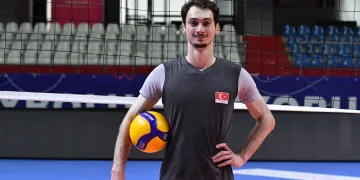 Fenerbahçe Erkek Voleybol Takımı pasörü Arda Bostan: “Milli Takım formasını yeniden giyeceğim için heyecanlıyım”