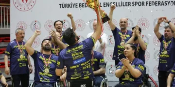 Tekerlekli sandalye basketbolunda şampiyon Fenerbahçe