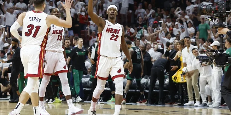 NBA’de Miami Heat, Boston Celtics karşısında seriyi 3-0 yaptı