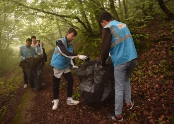 Yıldırım’da gençler doğa için yürüdü