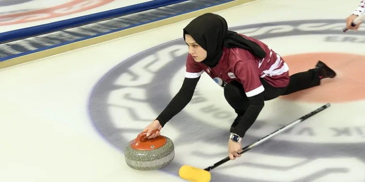 Curlingte heyecan sürüyor