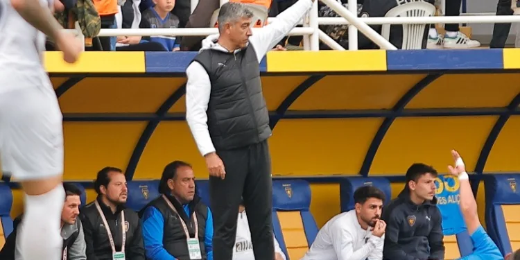 Bucaspor 1928’de Sait Karafırtınalar, Cüneyt Dumlupınar’ı geride bıraktı