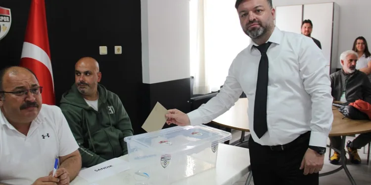Manisaspor’da Taner Kestaneci dönemi başladı